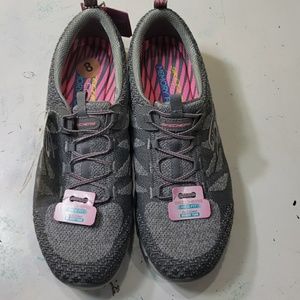 Skechers grey sneakers womens size 8 NWT. Wide fit